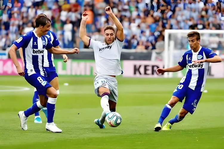 西甲豪强碰撞！第六贝蒂斯迎战第十二巴伦西亚，胜负难料